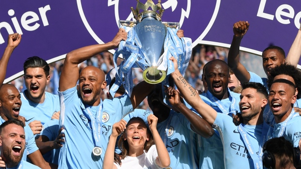 Manchester City celebrates EPL title