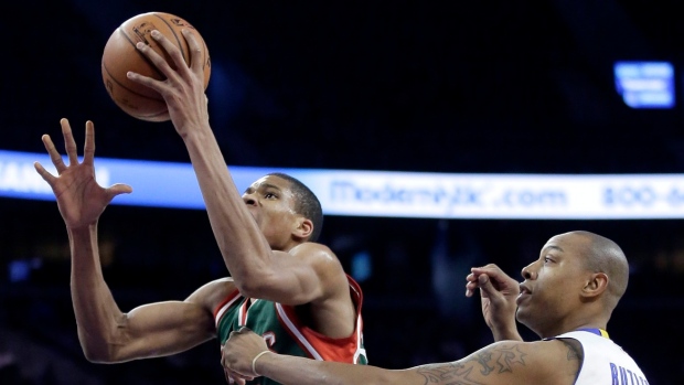 Illyasova scores 22 points, Dudley adds 16 points off the bench as Bucks beat Pistons 