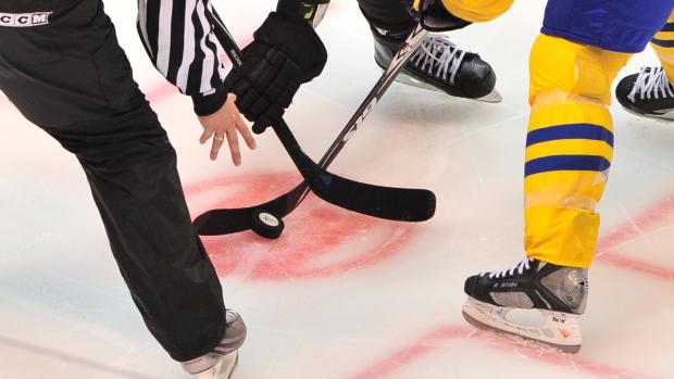 Faceoff, Chris BOURONCLE/AFP/Getty Images Faceoff