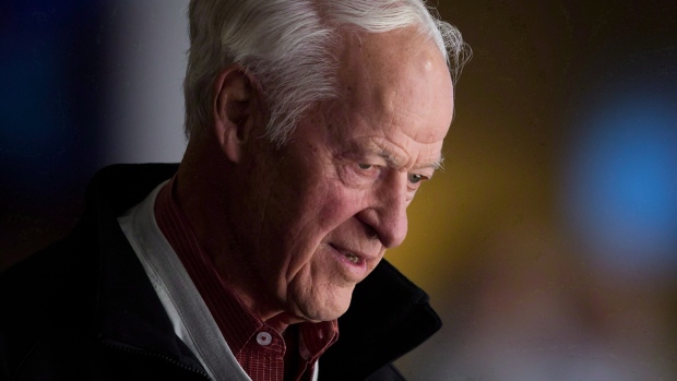 Gordie Howe's family mourns his younger brother days before celebrity dinner Article Image 0