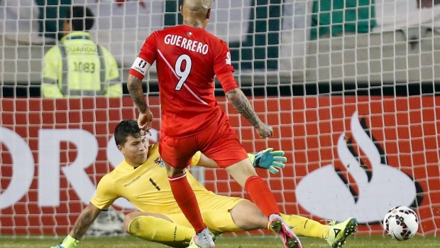 Guerrero scores 3 and Peru beats Bolivia 3-1 to make semifinals of Copa America; to face Chile Article Image 0