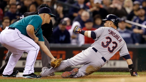 Endy Chavez hits rare home run, Mariners shut down Indians 3-2 in series opener Article Image 0