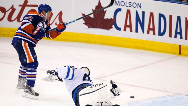 Hendricks scores on Comrie, The Canadian Press Hendricks scores on Comrie