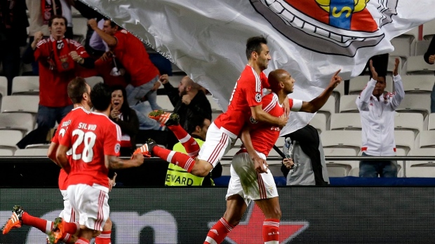 Luisao, Benfica celebrate