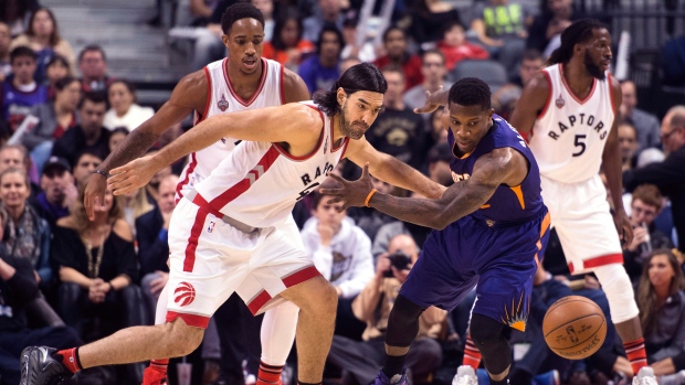 Raptors' Luis Scola and Phoenix Suns' Eric Bledsoe, CP Raptors' Luis Scola and Phoenix Suns' Eric Bledsoe