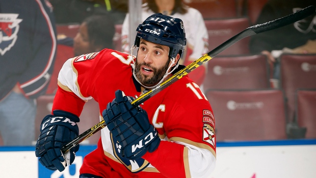 Derek MacKenzie , Eliot J. Schechter/National Hockey League/Getty Images Derek MacKenzie