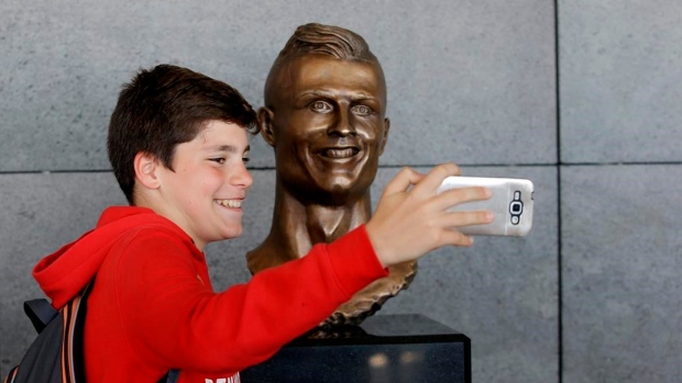 Cristiano Ronaldo statue