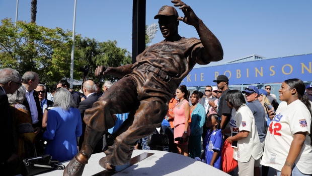 Statue of Jackie Robinson