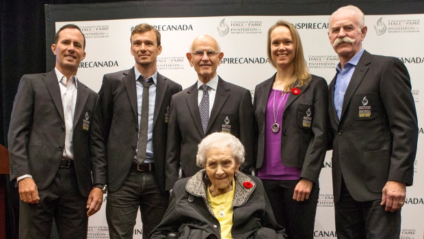 Simon Whitfield, second to left, Canada's Sports Hall of Fame