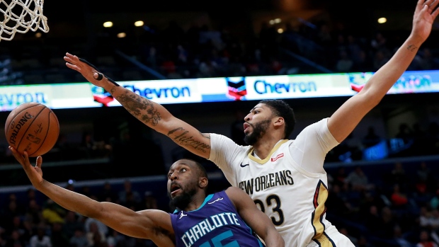 Anthony Davis blocks Kemba Walker