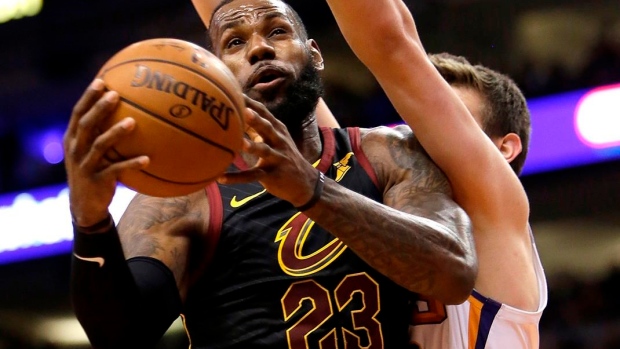 James' triple-double leads Cavaliers past lowly Suns Article Image 0, The Canadian Press James' triple-double leads Cavaliers past lowly Suns Article Image 0
