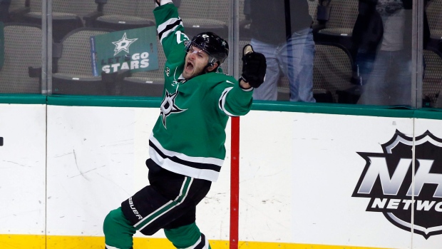 radulovs ot goal helps stars end skid beat flyers article tsn alexander radulov flyers