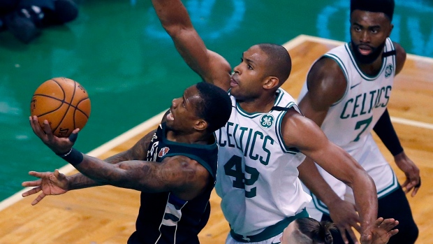 Al Horford blocks Eric Bledsoe