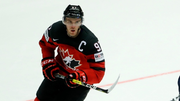 Team Canada - Connor McDavid Hockey Tshirt-red :: FansMania