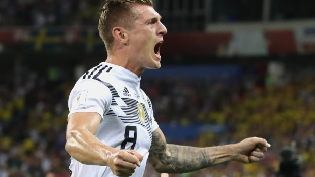 Toni Kroos celebrates