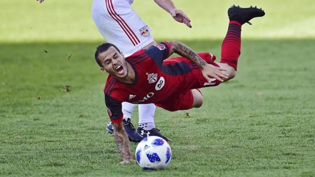 Toronto FC signs former PSG defender Van der Wiel