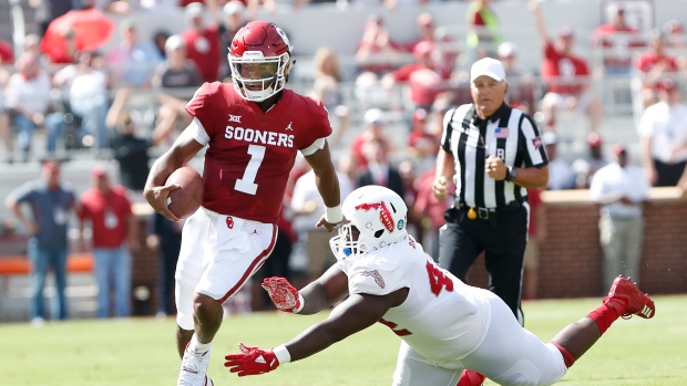 Kyler Murray and William Davis, Alonzo Adams/Icon Sportswire via Getty Images Kyler Murray and William Davis