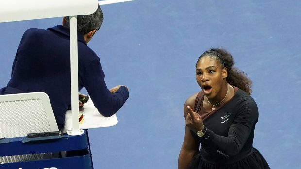 Serena Williams argues with Carlos Ramos