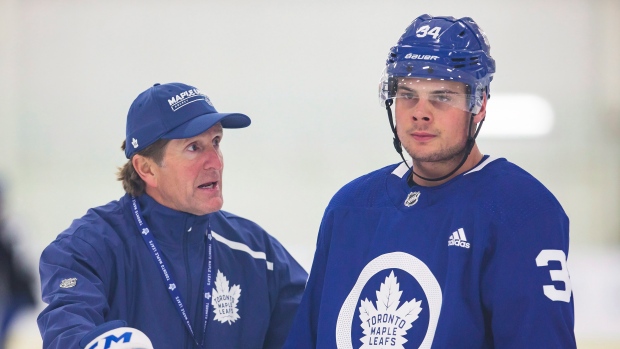 Mike Babcock Auston Matthews, The Canadian Press Mike Babcock Auston Matthews