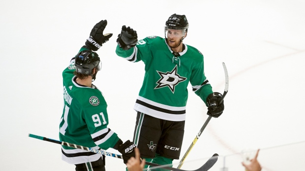 Radek Faksa and Tyler Seguin 