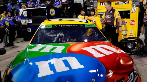 Kyle Busch leads title contenders in qualifying for finale Article Image 0