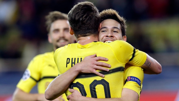 Raphael Guerreiro Maximilian Philipp, The Canadian Press Raphael Guerreiro Maximilian Philipp