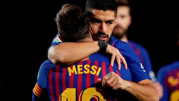 Suarez, Messi lead Barca to 3-0 win over Eibar to keep lead Article Image 0