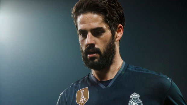 Sevilla set to sign former Spain and Madrid midfielder Isco