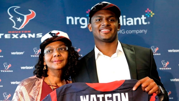 Deshaun Watson poses with his mother Deann