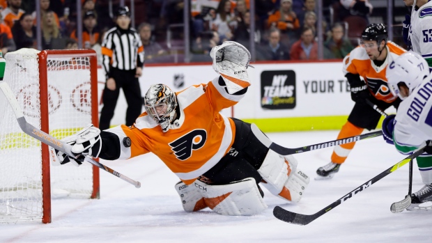 Flyers' Couturier out 4 weeks after suffering 2nd knee injury in 5 months