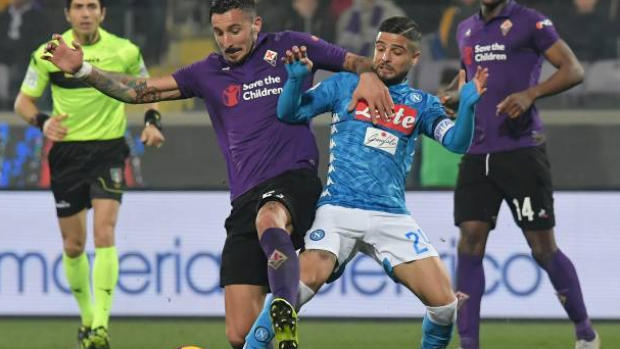 Fiorentina's defender Federico Ceccherini (left), Napoli's forward Lorenzo Insigne (right)