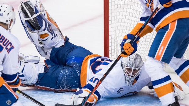 Robin Lehner gets shutout in Islanders' debut, 4-0 over Sharks