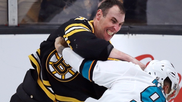 Zdeno Chara and Evander Kane fight