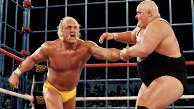 Hulk Hogan wrestles King Kong Bundy