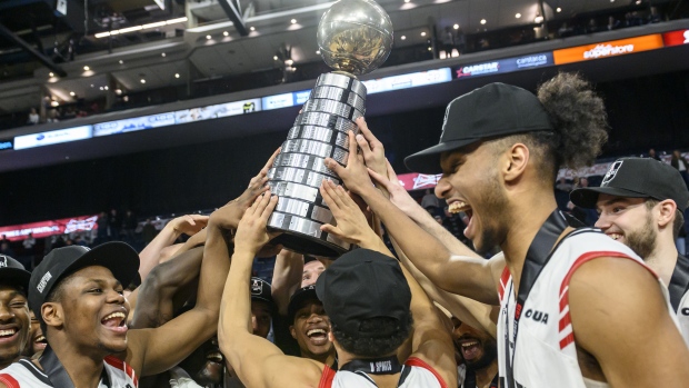 Carleton Ravens win men's basketball championship