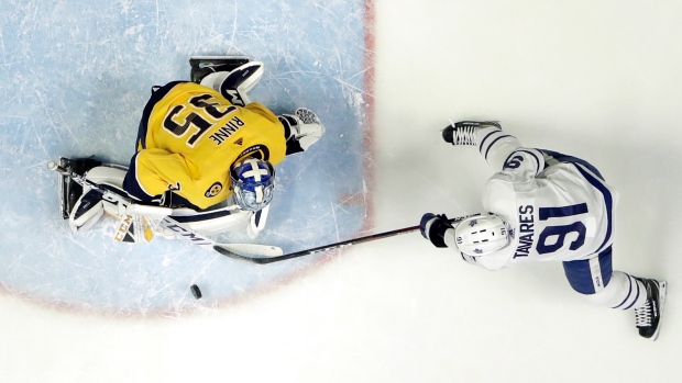 Pekka Rinne stops John Tavares