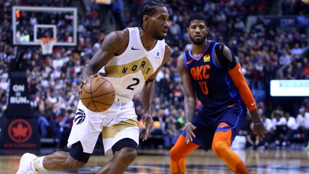 Kawhi Leonard arrives to critical Game 4 dressed in Spurs warmup