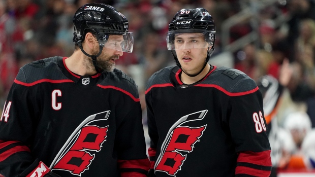 Justin Williams Teuvo Teravainen