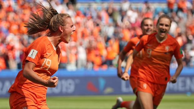 Jill Roord, Netherlands celebrate