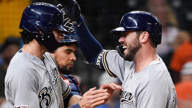 Mike Moustakas hits two-run home run in 14th as Milwaukee Brewers