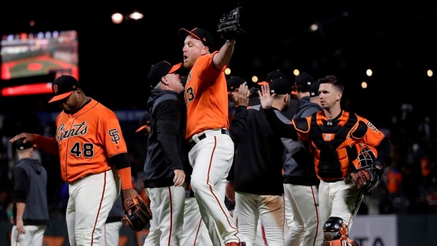 Giants homer 3 times in 5-3 victory over Brewers Article Image 0, The Canadian Press Giants homer 3 times in 5-3 victory over Brewers Article Image 0