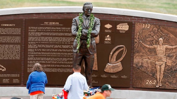 Pat Bowlen statue, The Canadian Press Pat Bowlen statue