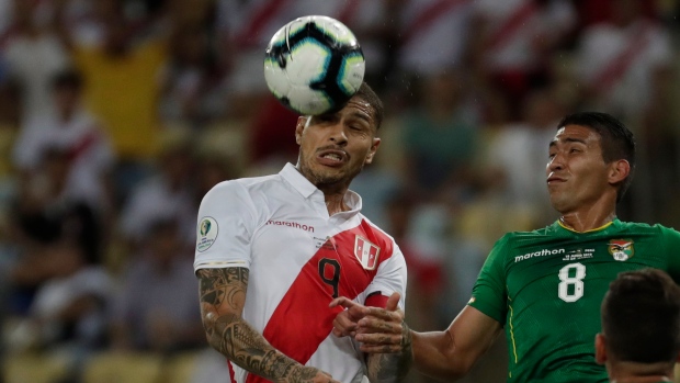 Paolo Guerrero, Diego Bejarano