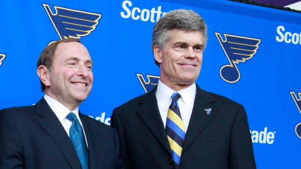 Gary Bettman, Tom Stillman