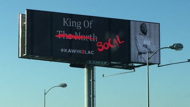 Kawhi Leonard billboard in Los Angeles , Twitter/@AndrewGreif Kawhi Leonard billboard in Los Angeles