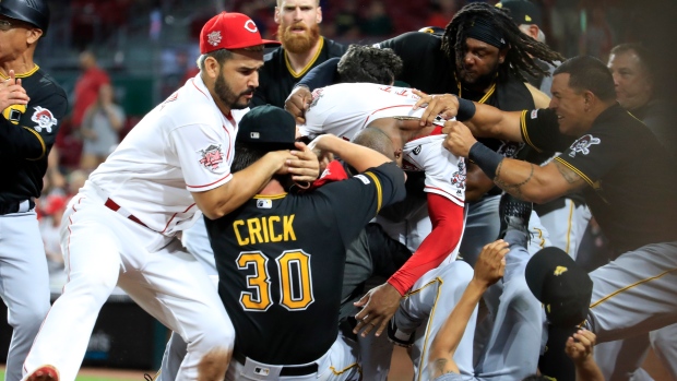 Pirates, Reds brawl