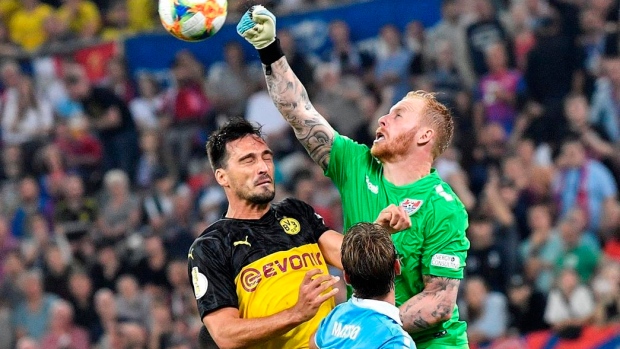 Reus, Alcácer send Dortmund through 2-0 in German Cup Article Image 0