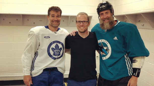 Leafs' Joe Thornton hilariously congratulates Patrick Marleau on