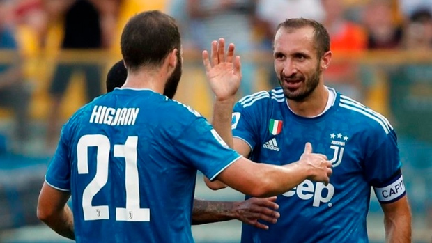 Gonzalo Higuain, Giorgio Chiellini, The Canadian Press Gonzalo Higuain, Giorgio Chiellini