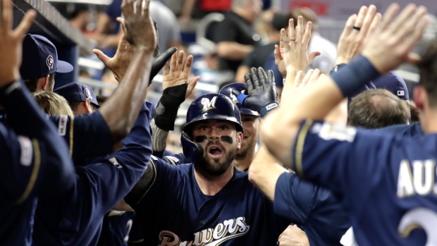Mike Moustakas Hits 2 Hrs Milwaukee Brewers Minus Christian